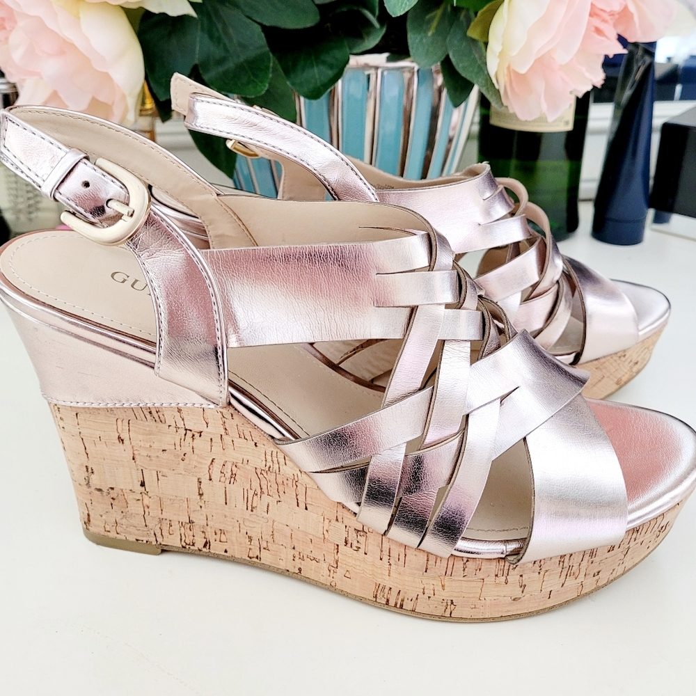 🌺Guess Wedge Sandals 👡